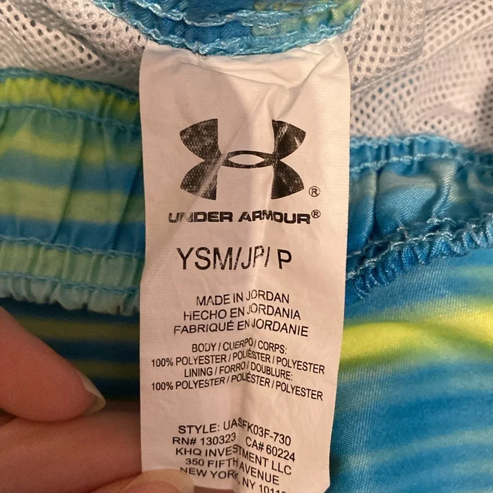 Under armour size small swim trunks